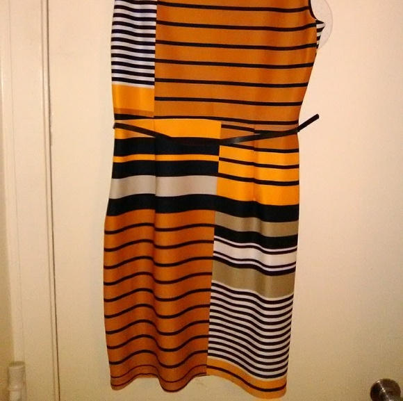 Enfocus Studio Dress with belt - Picture 5 of 5